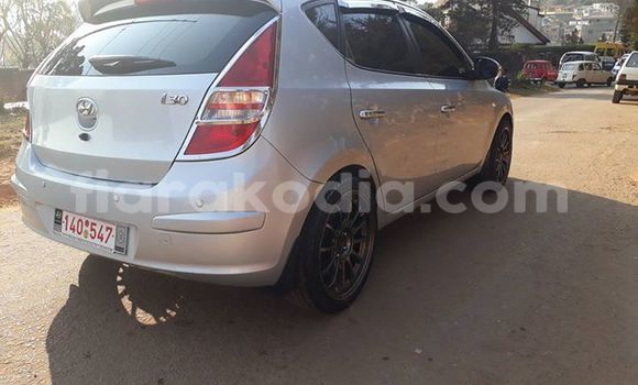 Hividy Hyundai i30 Silver Car in Antananarivo in Analamanga Hividy Hyundai i30 Silver Car in Antananarivo in Analamanga