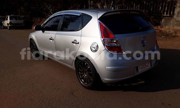 Hividy Hyundai i30 Silver Car in Antananarivo in Analamanga Hividy Hyundai i30 Silver Car in Antananarivo in Analamanga