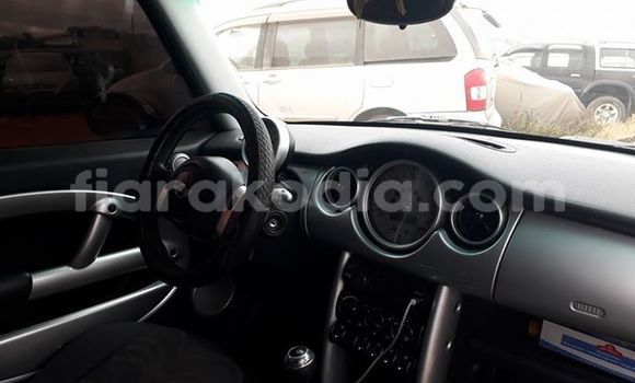 Hividy Mini Cooper Blue Car in Antananarivo in Analamanga Hividy Mini Cooper Blue Car in Antananarivo in Analamanga