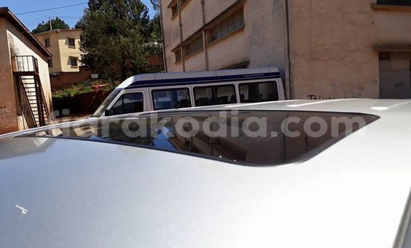 Hividy Kia Sorento Silver Car in Antananarivo in Analamanga Hividy Kia Sorento Silver Car in Antananarivo in Analamanga