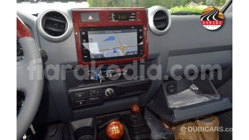 Big with watermark toyota land cruiser diana import dubai 6077