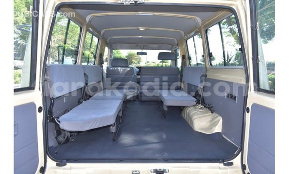Buy Import Toyota Land Cruiser Beige Car in Import - Dubai in Diana Buy Import Toyota Land Cruiser Beige Car in Import - Dubai in Diana