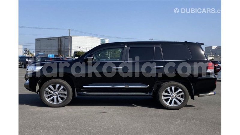 Big with watermark toyota land cruiser diana import dubai 6081