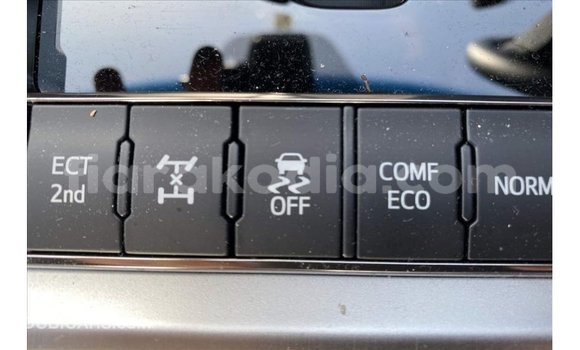 Acheter Import Voiture Toyota Land Cruiser Noir à Import - Dubai, Diana Acheter Import Voiture Toyota Land Cruiser Noir à Import - Dubai, Diana