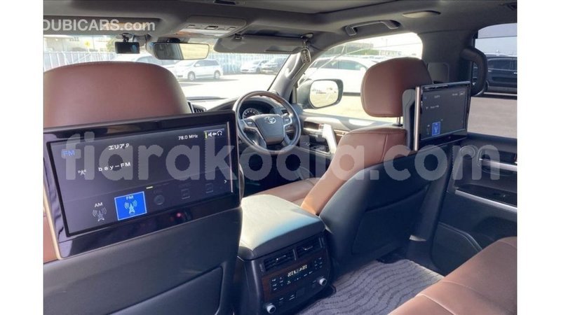 Big with watermark toyota land cruiser diana import dubai 6081