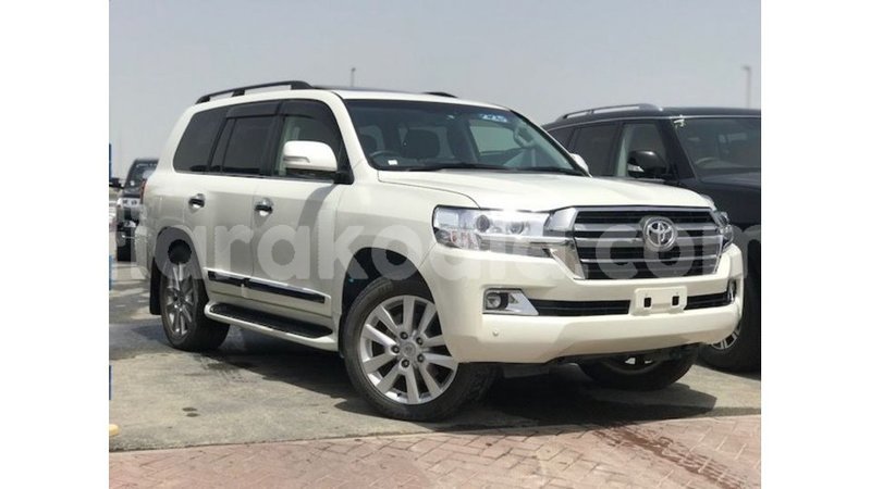 Big with watermark toyota land cruiser diana import dubai 6082