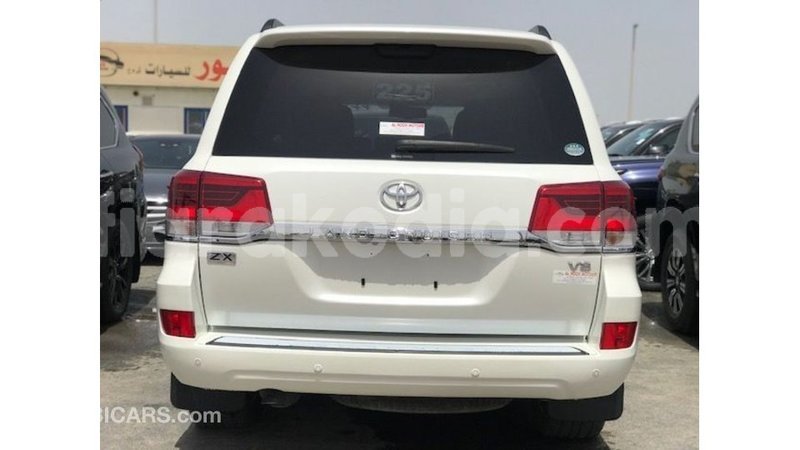 Big with watermark toyota land cruiser diana import dubai 6082