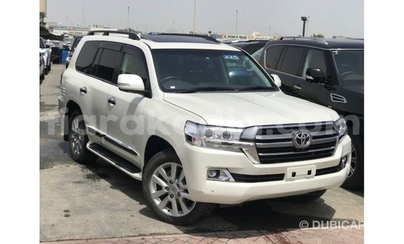 Acheter Import Voiture Toyota Land Cruiser Blanc à Import - Dubai, Diana Acheter Import Voiture Toyota Land Cruiser Blanc à Import - Dubai, Diana