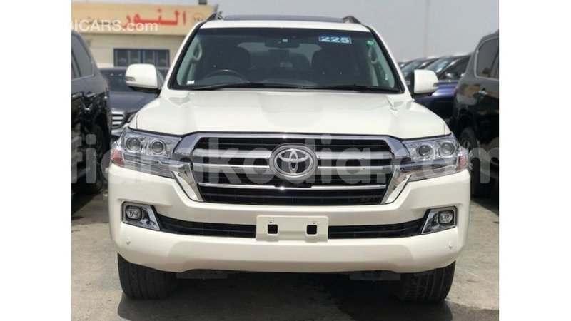 Big with watermark toyota land cruiser diana import dubai 6082