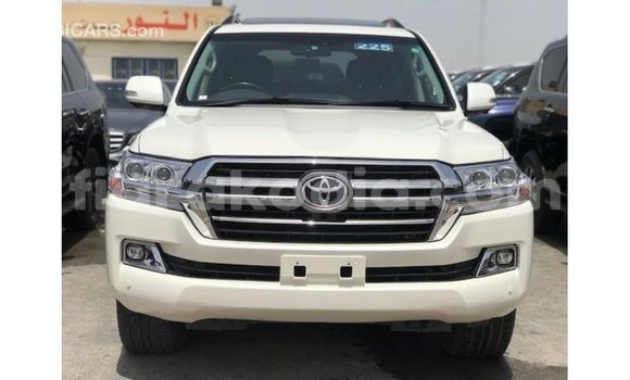 Acheter Import Voiture Toyota Land Cruiser Blanc à Import - Dubai, Diana Acheter Import Voiture Toyota Land Cruiser Blanc à Import - Dubai, Diana