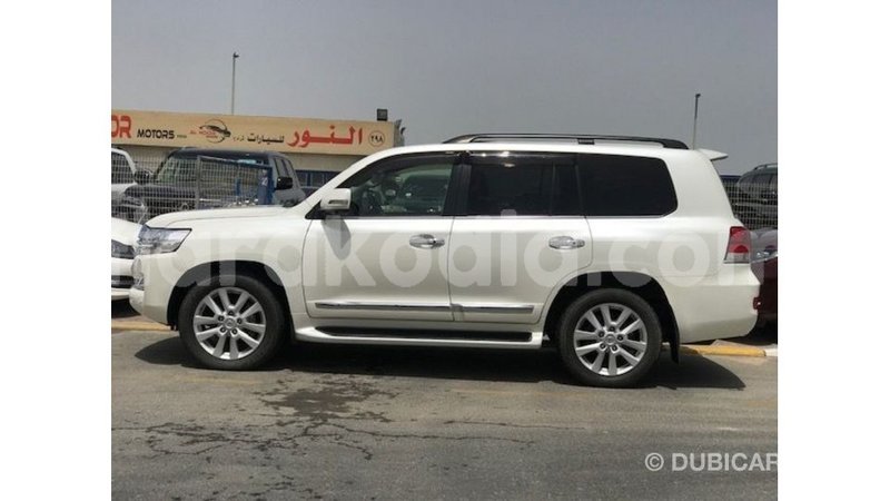 Big with watermark toyota land cruiser diana import dubai 6082