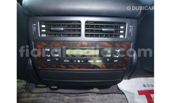 Acheter Import Voiture Toyota Land Cruiser Blanc à Import - Dubai, Diana Acheter Import Voiture Toyota Land Cruiser Blanc à Import - Dubai, Diana