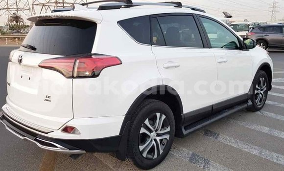 Acheter Import Voiture Toyota RAV4 Blanc à Import - Dubai, Diana Acheter Import Voiture Toyota RAV4 Blanc à Import - Dubai, Diana