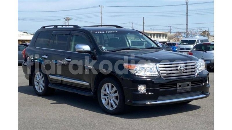 Big with watermark toyota land cruiser diana import dubai 6083