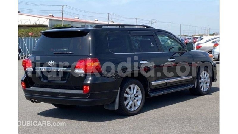 Big with watermark toyota land cruiser diana import dubai 6083