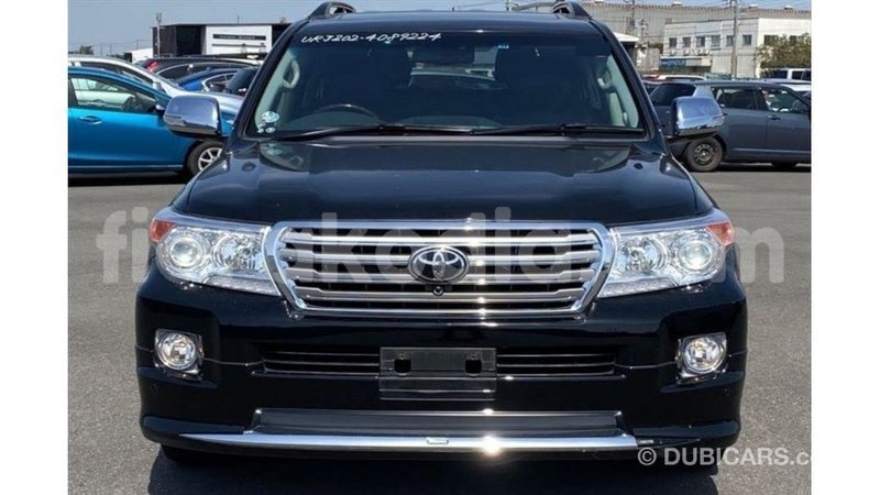 Big with watermark toyota land cruiser diana import dubai 6083