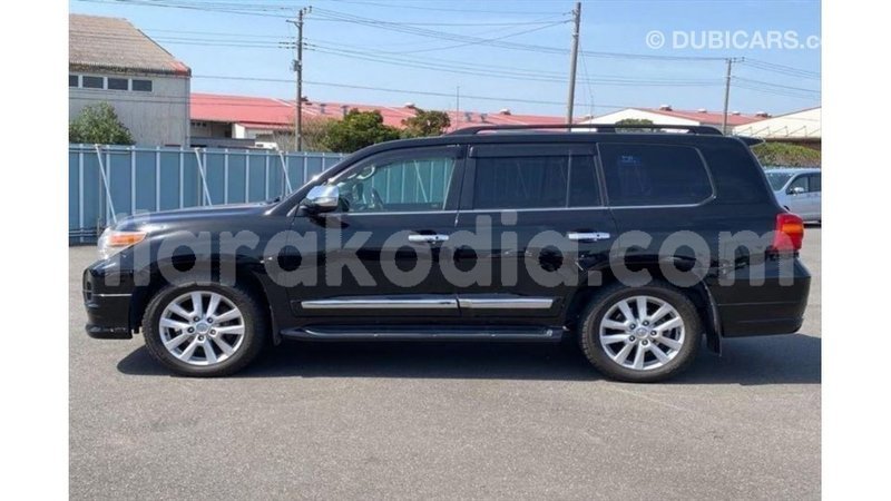 Big with watermark toyota land cruiser diana import dubai 6083