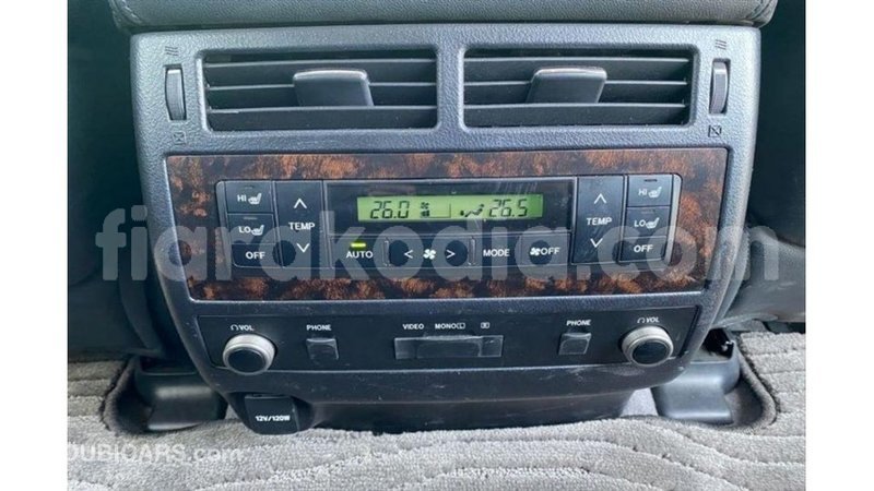 Big with watermark toyota land cruiser diana import dubai 6083