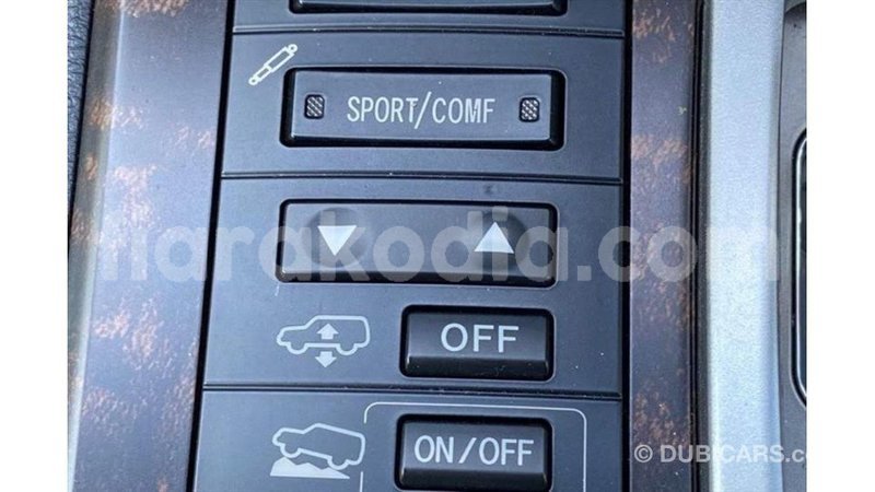 Big with watermark toyota land cruiser diana import dubai 6083