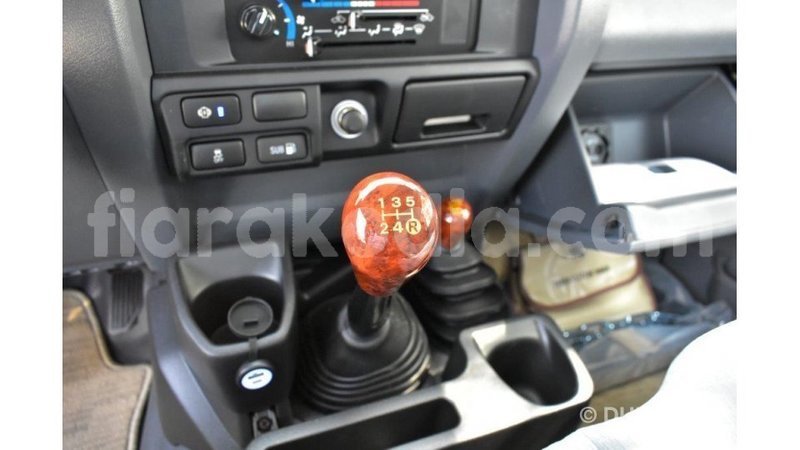 Big with watermark toyota land cruiser diana import dubai 6084