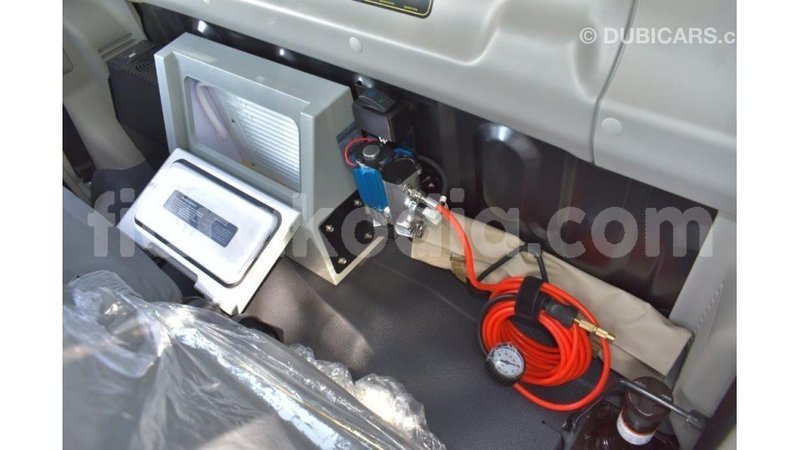 Big with watermark toyota land cruiser diana import dubai 6084