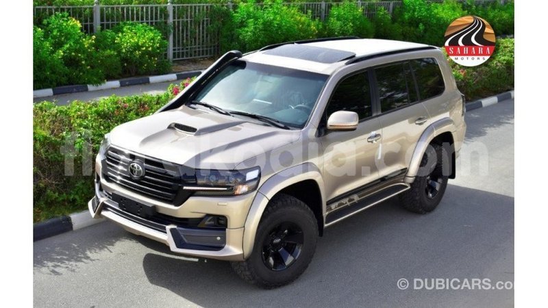 Big with watermark toyota land cruiser diana import dubai 6086