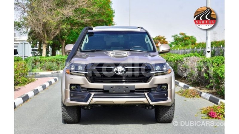Big with watermark toyota land cruiser diana import dubai 6086