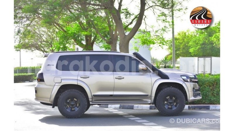 Big with watermark toyota land cruiser diana import dubai 6086