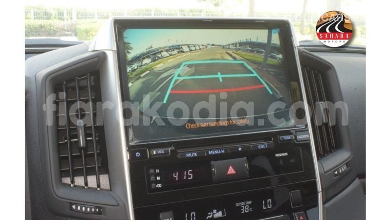 Big with watermark toyota land cruiser diana import dubai 6086