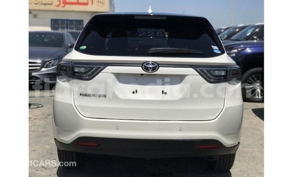 Acheter Import Voiture Toyota Harrier Blanc à Import - Dubai, Diana Acheter Import Voiture Toyota Harrier Blanc à Import - Dubai, Diana