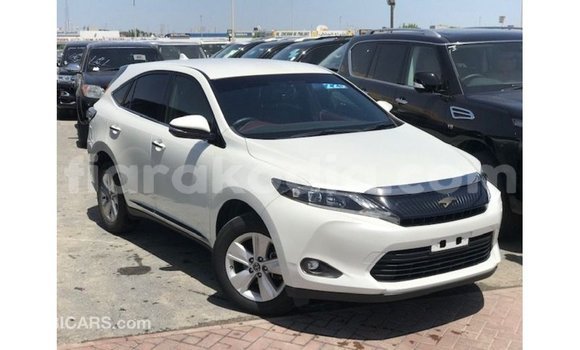 Acheter Import Voiture Toyota Harrier Blanc à Import - Dubai, Diana Acheter Import Voiture Toyota Harrier Blanc à Import - Dubai, Diana
