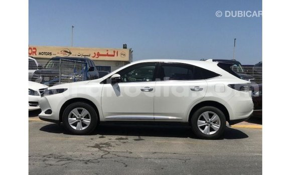 Acheter Import Voiture Toyota Harrier Blanc à Import - Dubai, Diana Acheter Import Voiture Toyota Harrier Blanc à Import - Dubai, Diana
