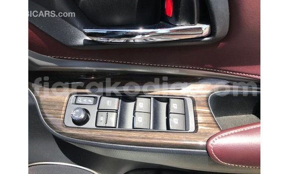 Acheter Import Voiture Toyota Harrier Blanc à Import - Dubai, Diana Acheter Import Voiture Toyota Harrier Blanc à Import - Dubai, Diana