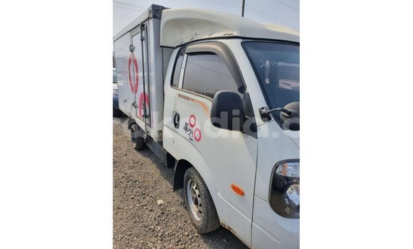 Hividy Kia Carens fotsy Car in Import - Dubai in Diana Hividy Kia Carens fotsy Car in Import - Dubai in Diana