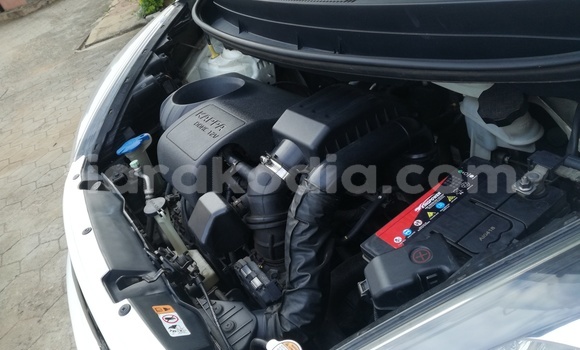 Buy Used Kia Morning White Car in Antananarivo in Analamanga Buy Used Kia Morning White Car in Antananarivo in Analamanga