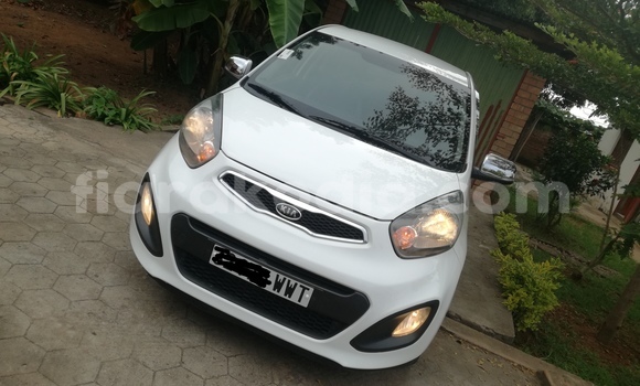 Buy Used Kia Morning White Car in Antananarivo in Analamanga Buy Used Kia Morning White Car in Antananarivo in Analamanga