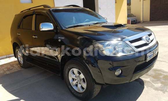 Buy Used Toyota Fortuner Black Car in Antananarivo in Analamanga Buy Used Toyota Fortuner Black Car in Antananarivo in Analamanga
