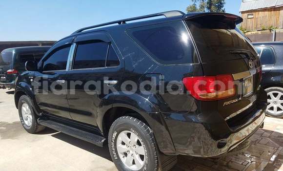 Buy Used Toyota Fortuner Black Car in Antananarivo in Analamanga Buy Used Toyota Fortuner Black Car in Antananarivo in Analamanga