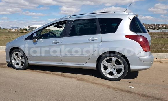 Hividy Peugeot 308 Silver Car in Ambalavao in High Matsiatra Hividy Peugeot 308 Silver Car in Ambalavao in High Matsiatra