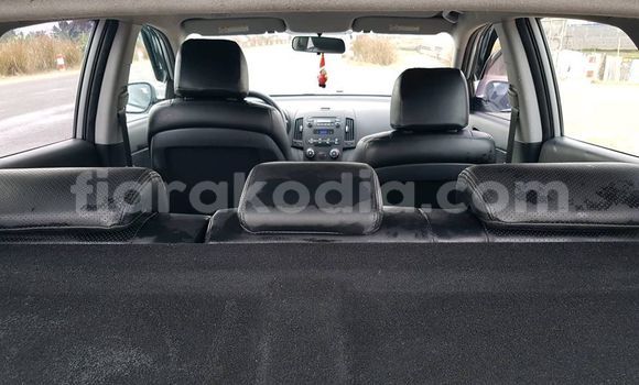 Buy Used Hyundai i30 Silver Car in Ambalavao in High Matsiatra Buy Used Hyundai i30 Silver Car in Ambalavao in High Matsiatra