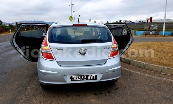 Buy Used Hyundai i30 Silver Car in Ambalavao in High Matsiatra Buy Used Hyundai i30 Silver Car in Ambalavao in High Matsiatra