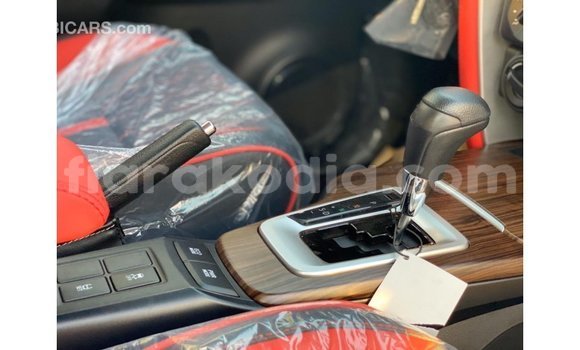 Acheter Import Voiture Toyota Fortuner Blanc à Import - Dubai, Diana Acheter Import Voiture Toyota Fortuner Blanc à Import - Dubai, Diana