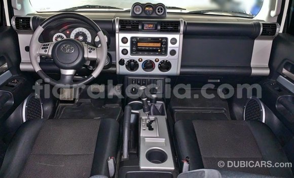 Hividy Toyota FJ Cruiser fotsy Car in Import - Dubai in Diana Hividy Toyota FJ Cruiser fotsy Car in Import - Dubai in Diana