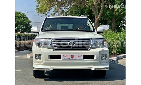 Hividy Toyota Land Cruiser fotsy Car in Import - Dubai in Diana Hividy Toyota Land Cruiser fotsy Car in Import - Dubai in Diana