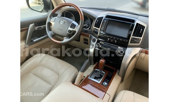 Hividy Toyota Land Cruiser fotsy Car in Import - Dubai in Diana Hividy Toyota Land Cruiser fotsy Car in Import - Dubai in Diana