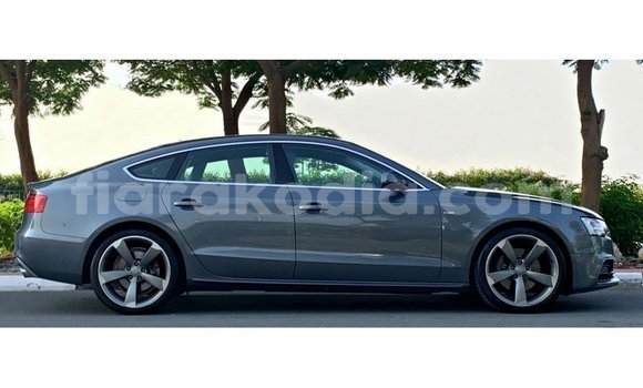 Hividy Audi 100 Hafa Car in Import - Dubai in Diana Hividy Audi 100 Hafa Car in Import - Dubai in Diana