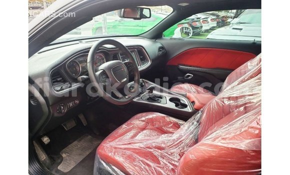 Acheter Import Voiture Dodge Challenger Blanc à Import - Dubai, Diana Acheter Import Voiture Dodge Challenger Blanc à Import - Dubai, Diana