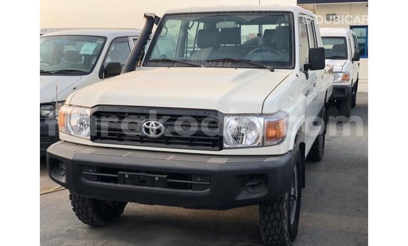 Hividy Toyota Land Cruiser fotsy Car in Import - Dubai in Diana Hividy Toyota Land Cruiser fotsy Car in Import - Dubai in Diana