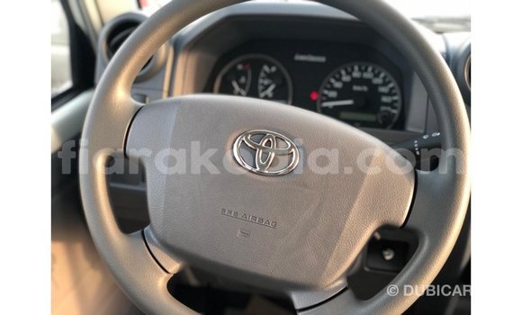 Hividy Toyota Land Cruiser fotsy Car in Import - Dubai in Diana Hividy Toyota Land Cruiser fotsy Car in Import - Dubai in Diana