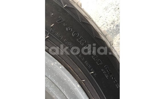 Hividy Toyota Land Cruiser fotsy Car in Import - Dubai in Diana Hividy Toyota Land Cruiser fotsy Car in Import - Dubai in Diana